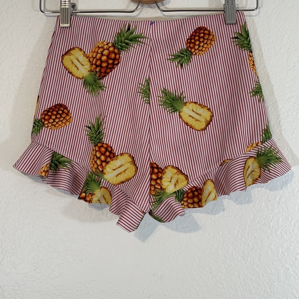 FOREVER 21 Women's Striped Pineapple Shorts Small - Picture 4 of 6